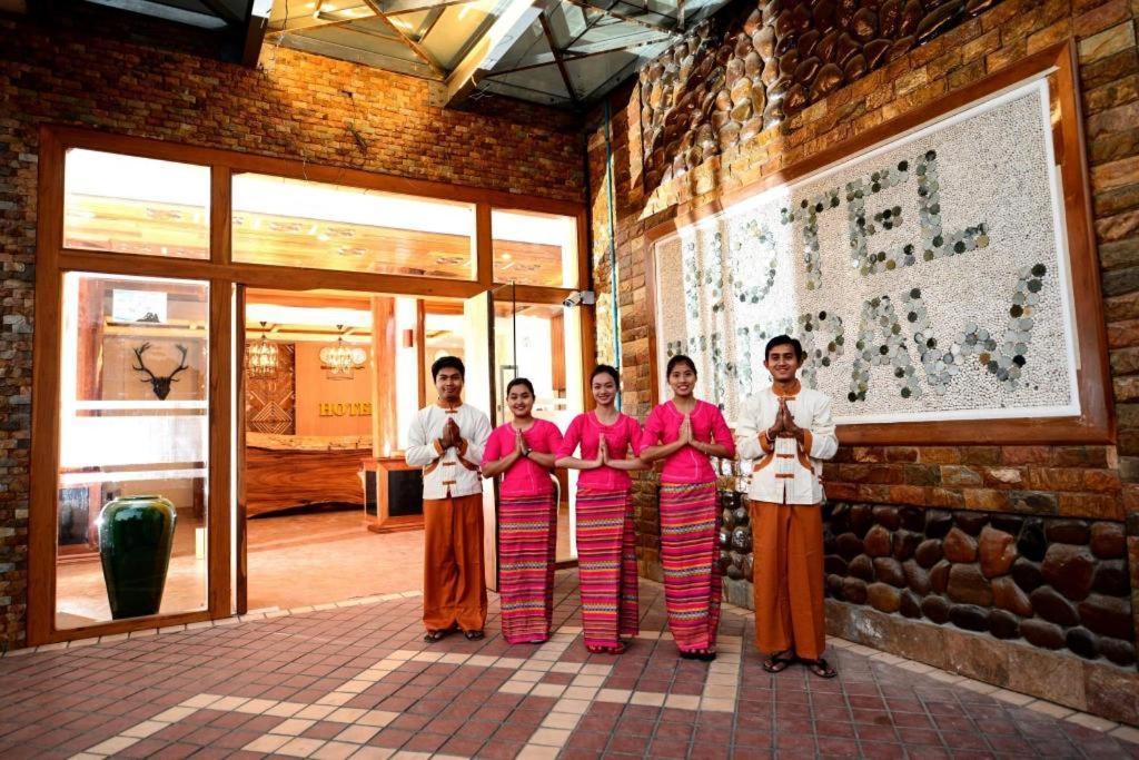 Hotel Thipaw Hsipaw Esterno foto